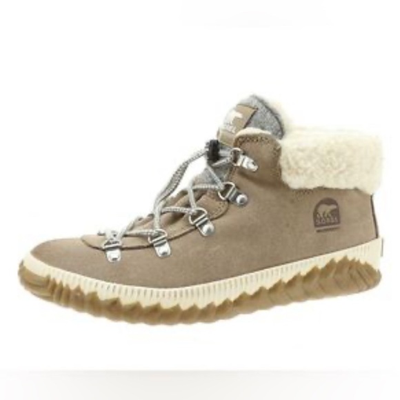 Sorel Out N About Conquest Winter Boot - Picture 1 of 9
